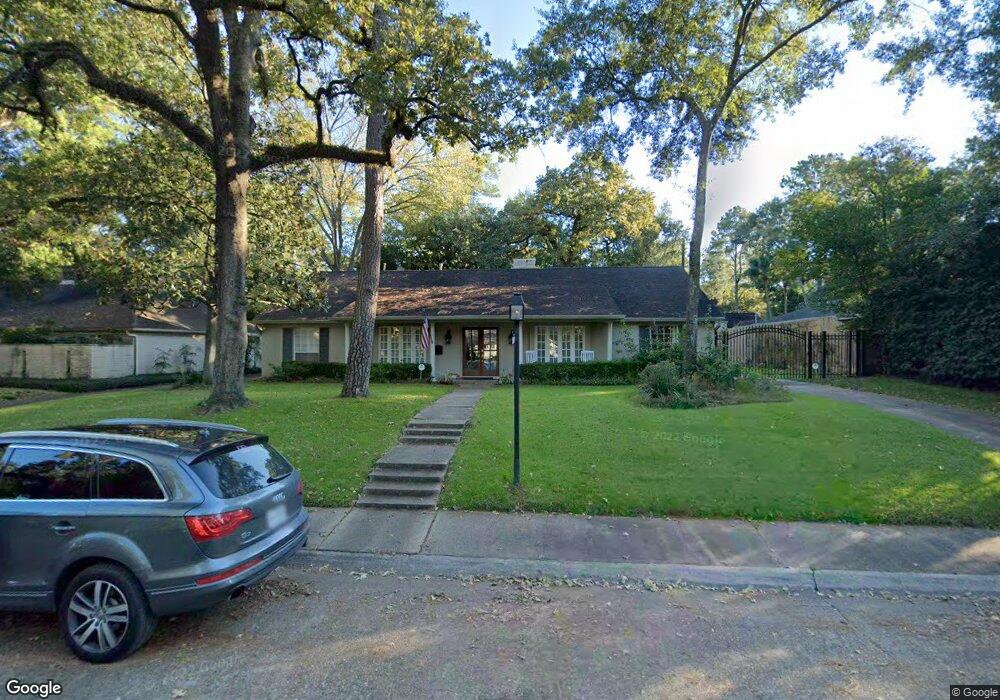 10123 Holly Springs Dr, Houston, TX 77042 - photo 1