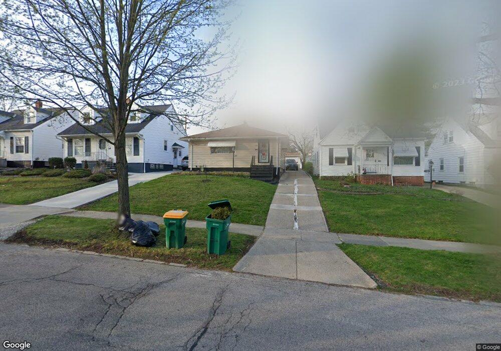 18004 Maple Heights Blvd, Maple Heights, OH 44137 - photo 1