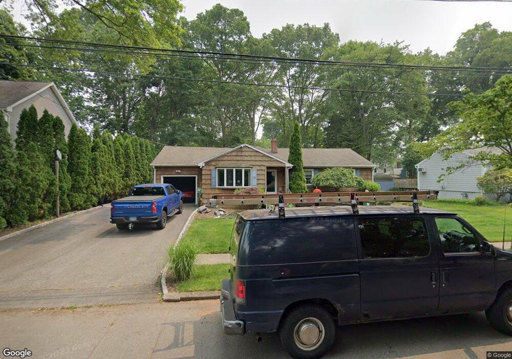 221 Windsor Rd, Fairfield, CT 06824 - photo 1