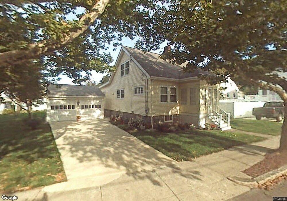 7 Newfield St, West Roxbury, MA 02132 - photo 1