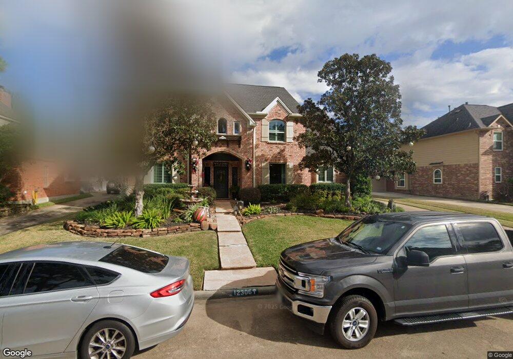 12306 Wealdstone Dr, Tomball, TX 77377 - photo 1