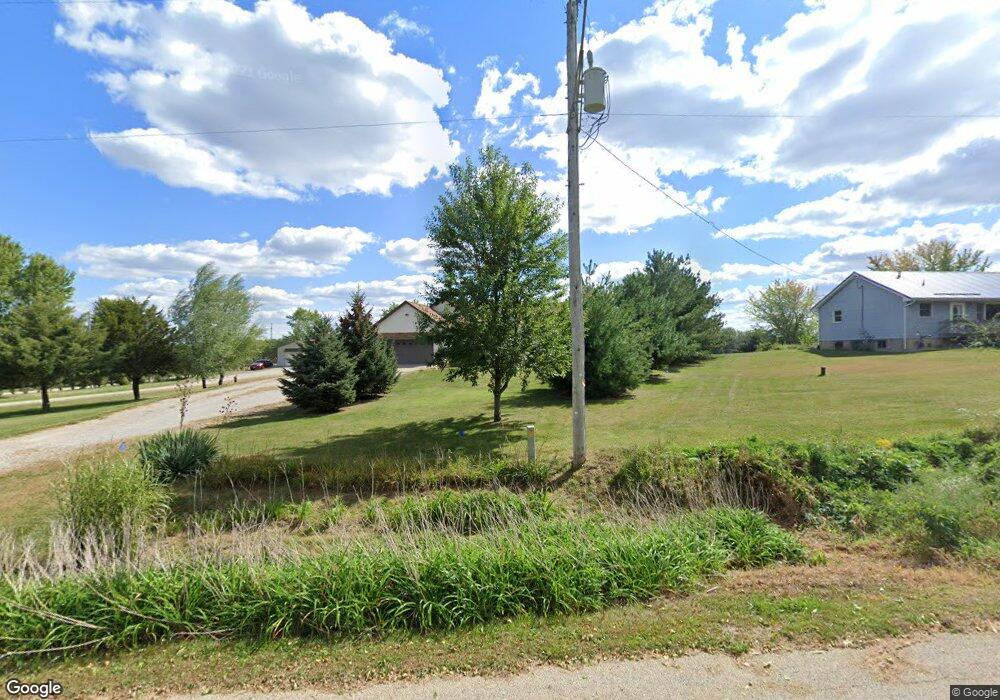 313 Maple St, Center Point, IA 52213 - photo 1