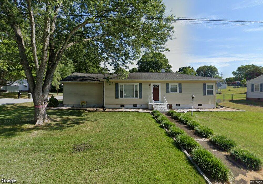 313 Greenlawn Dr, Asheboro, NC 27203 - photo 1