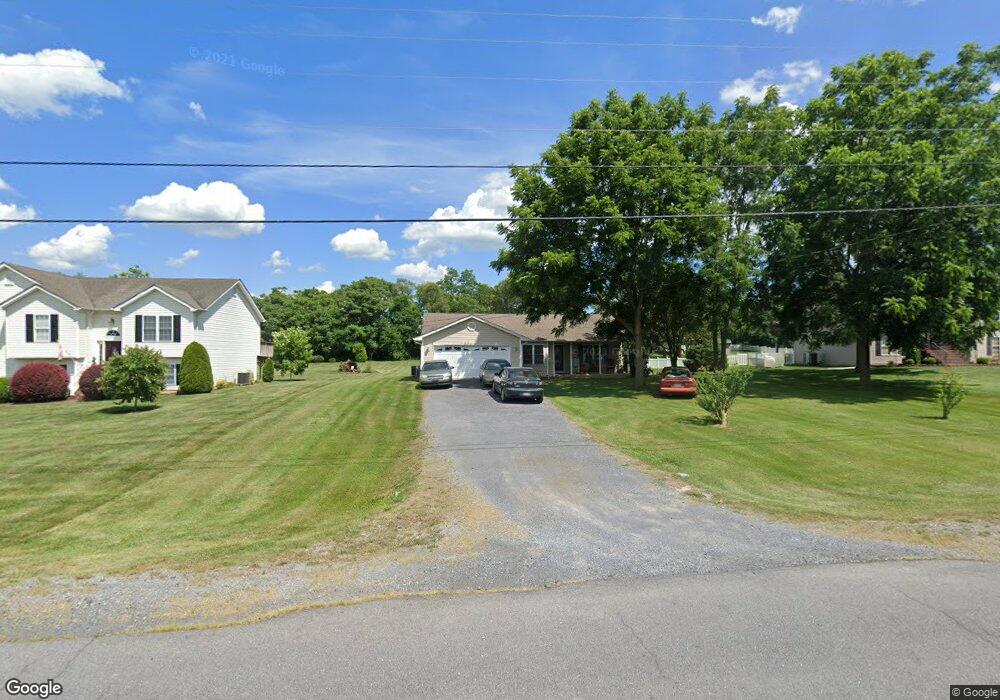 424 Willis Dr, Bunker Hill, WV 25413 - photo 1