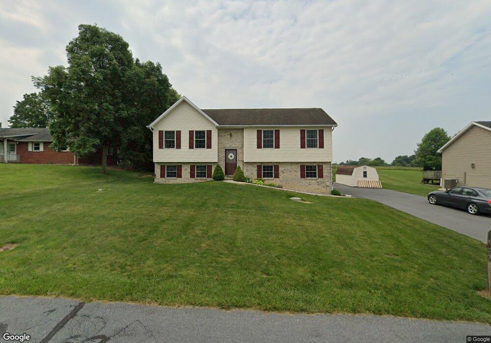 1656 Hammond Dr, Chambersburg, PA 17201 - photo 1