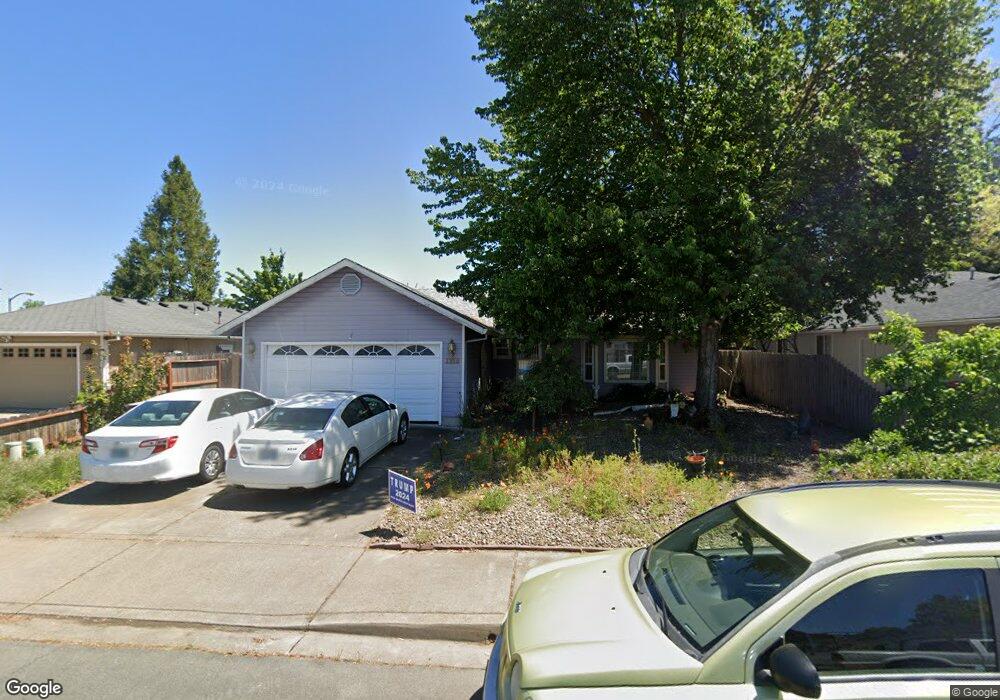 1128 Hampton Dr, Central Point, OR 97502 - photo 1