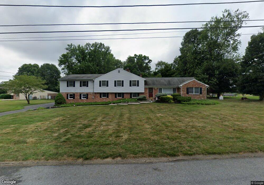 530 Longfellow Ln, Media, PA 19063 - photo 1