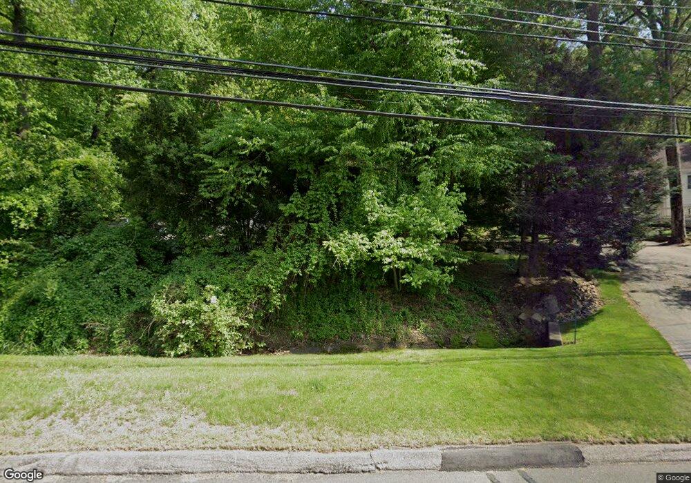 324 Whitney Ave, Trumbull, CT 06611 - photo 1