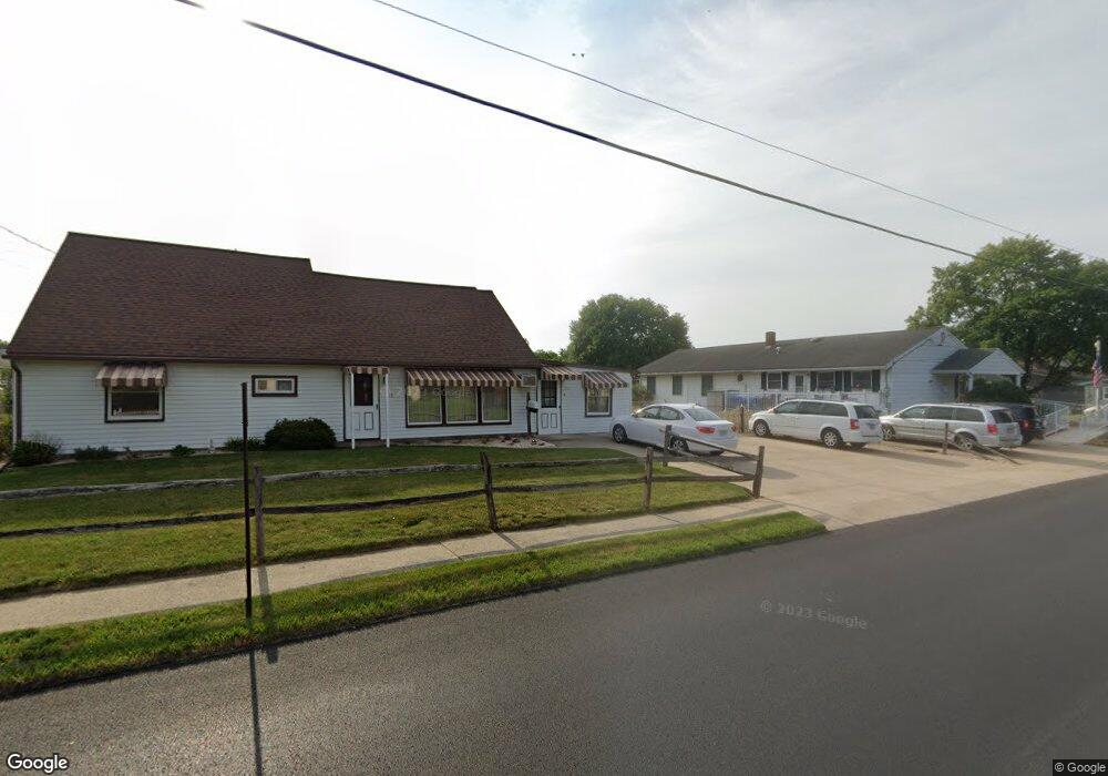 613 S Turbot Ave, Milton, PA 17847 - photo 1