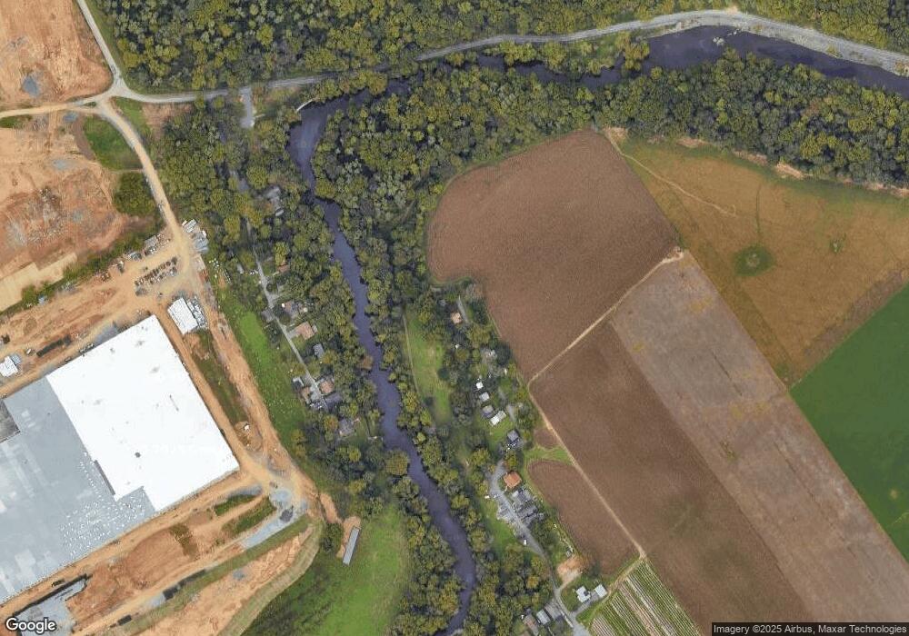 1104 Heffner Ln, Reading, PA 19605 - photo 1