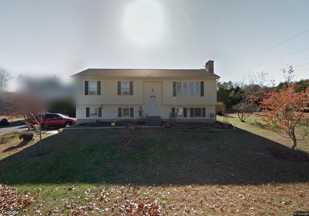 4 Windsor Cir, Easthampton, MA 01027 - photo 1