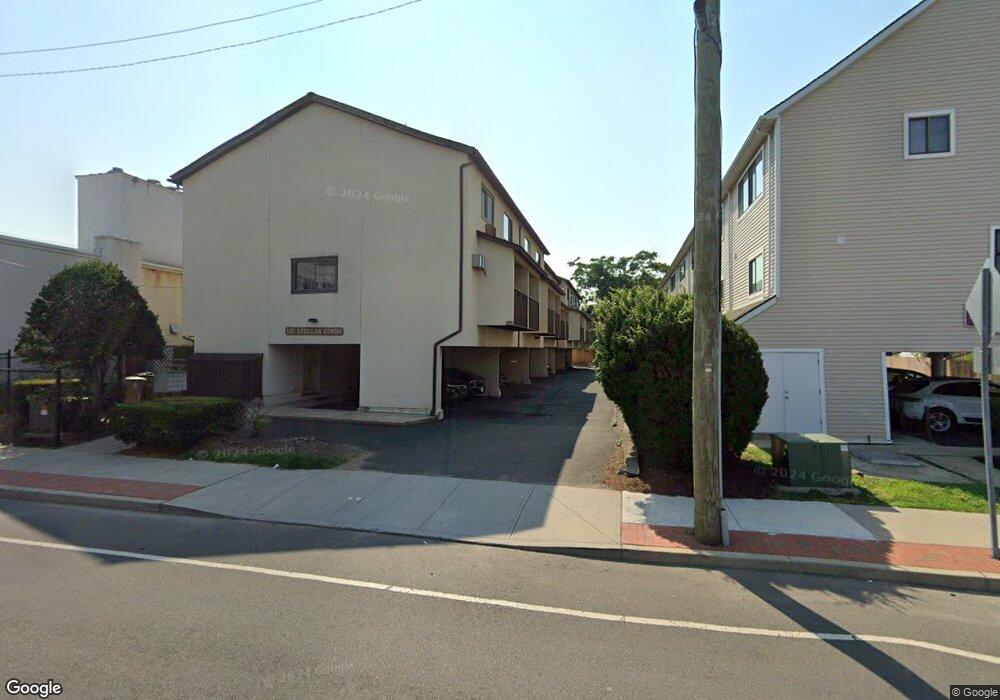 126 Myrtle Ave unit 3, Stamford, CT 06902 - photo 1