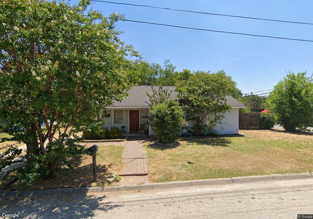 1100 N Commerce St, Gainesville, TX 76240 - photo 1