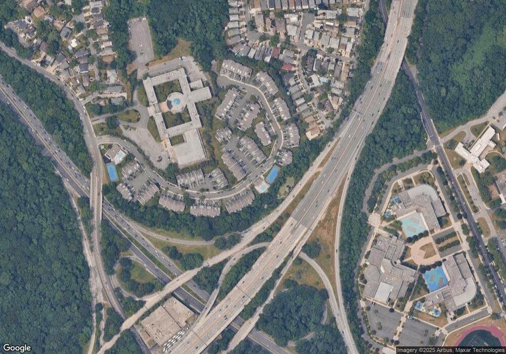 24105B Oak Park Dr, Little Neck, NY 11362 - photo 1