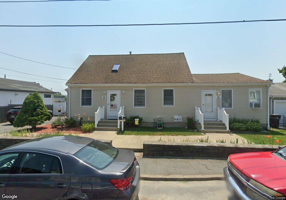 10 Gorham St, South Dartmouth, MA 02748 - photo 1