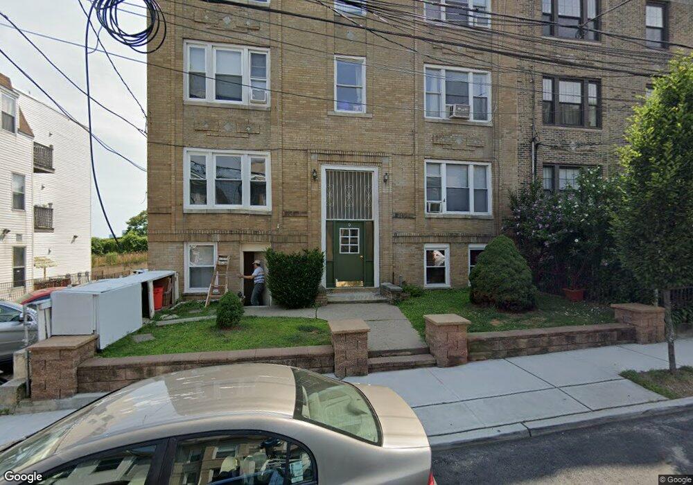 9 Oak St unit 2R, Weehawken, NJ 07086 - photo 1