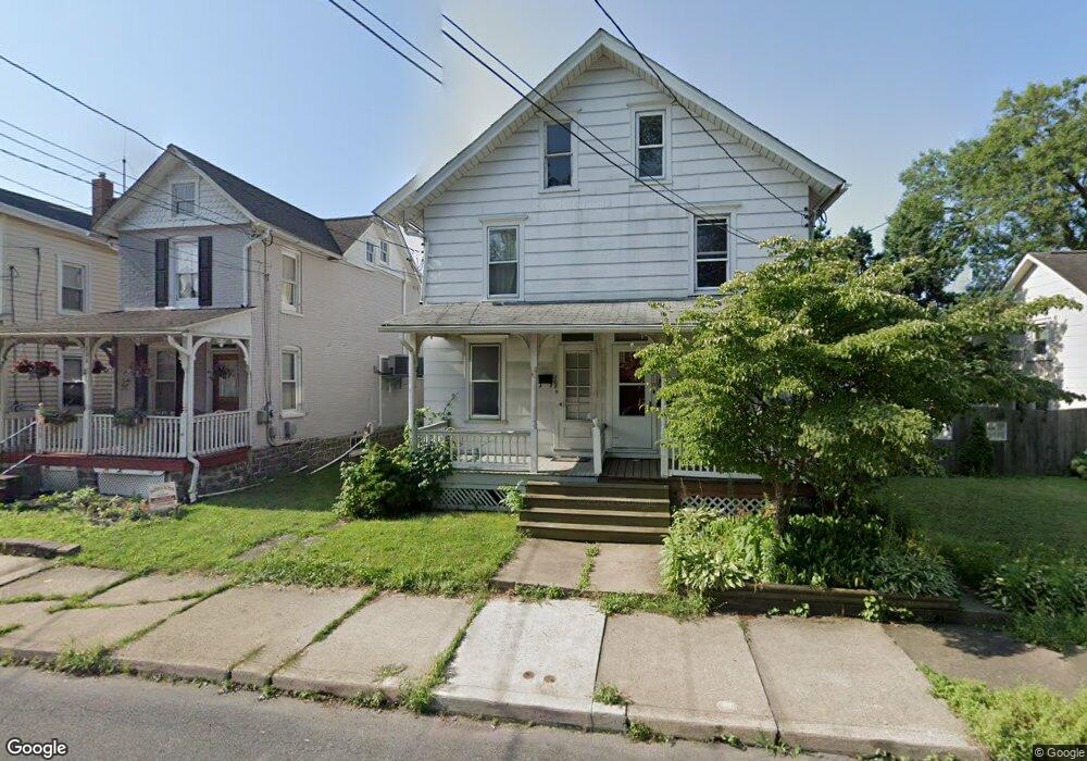 708 W Broad St, Quakertown, PA 18951 - photo 1