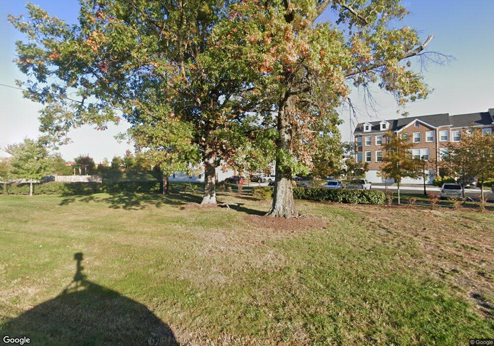 42300 Lancaster Woods Square, Chantilly, VA 20152 - photo 1