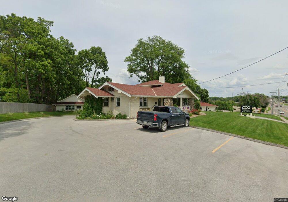 3232 Hubbell Ave, Des Moines, IA 50317 - photo 1