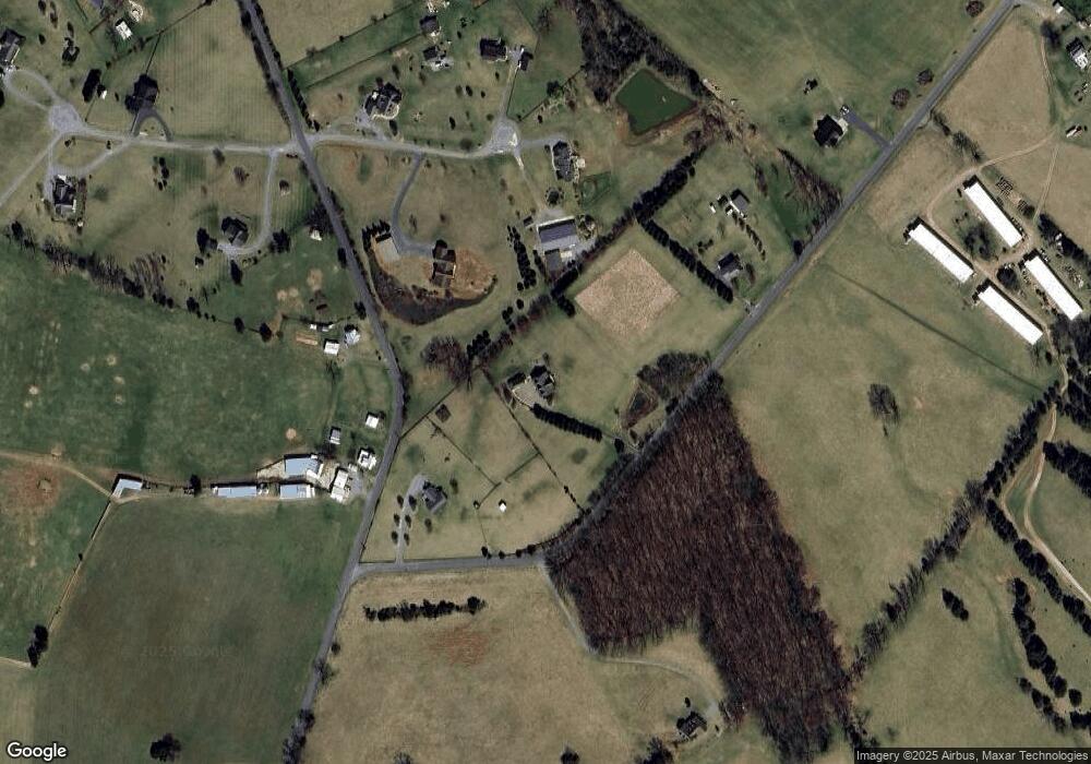 592 Lyn Mar Rd, Luray, VA 22835 - photo 1