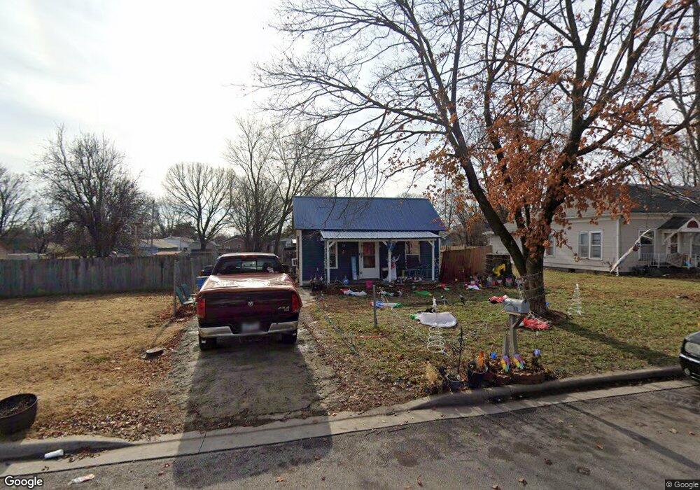 1410 Wilson Ave, Parsons, KS 67357 - photo 1