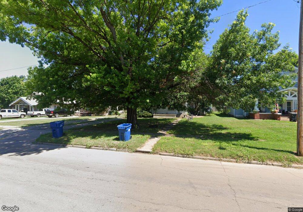 844 E Broadway St, Cushing, OK 74023 - photo 1