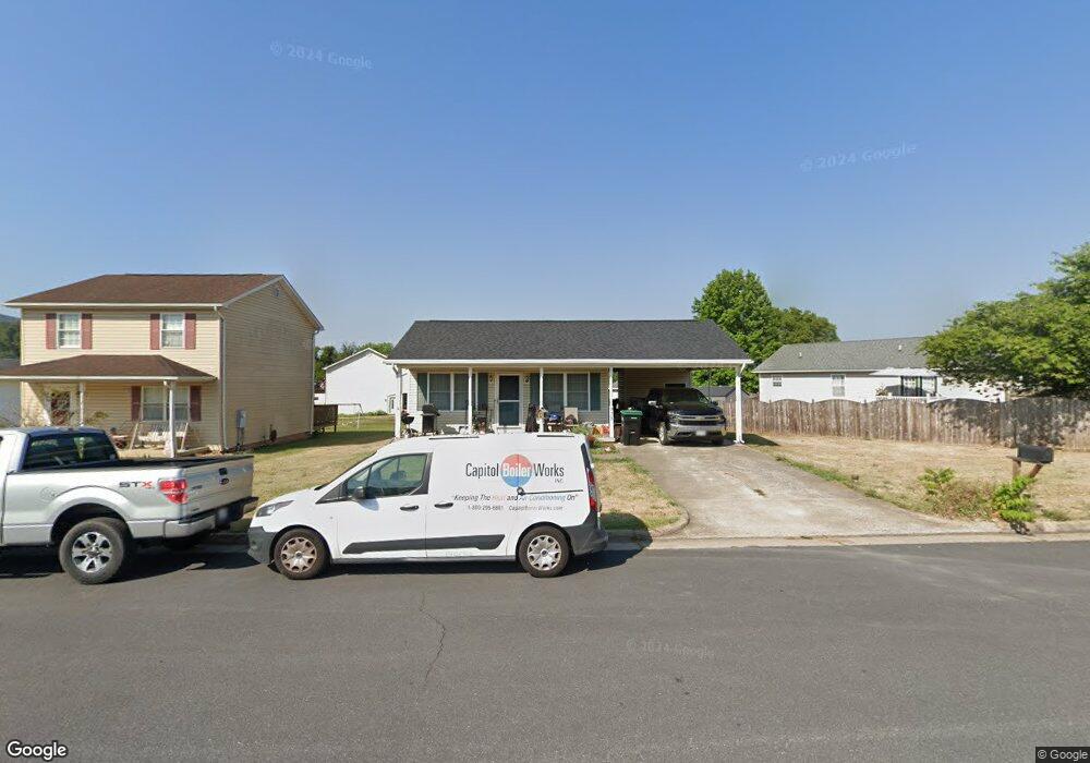 938 Dutchess Cir, Strasburg, VA 22657 - photo 1