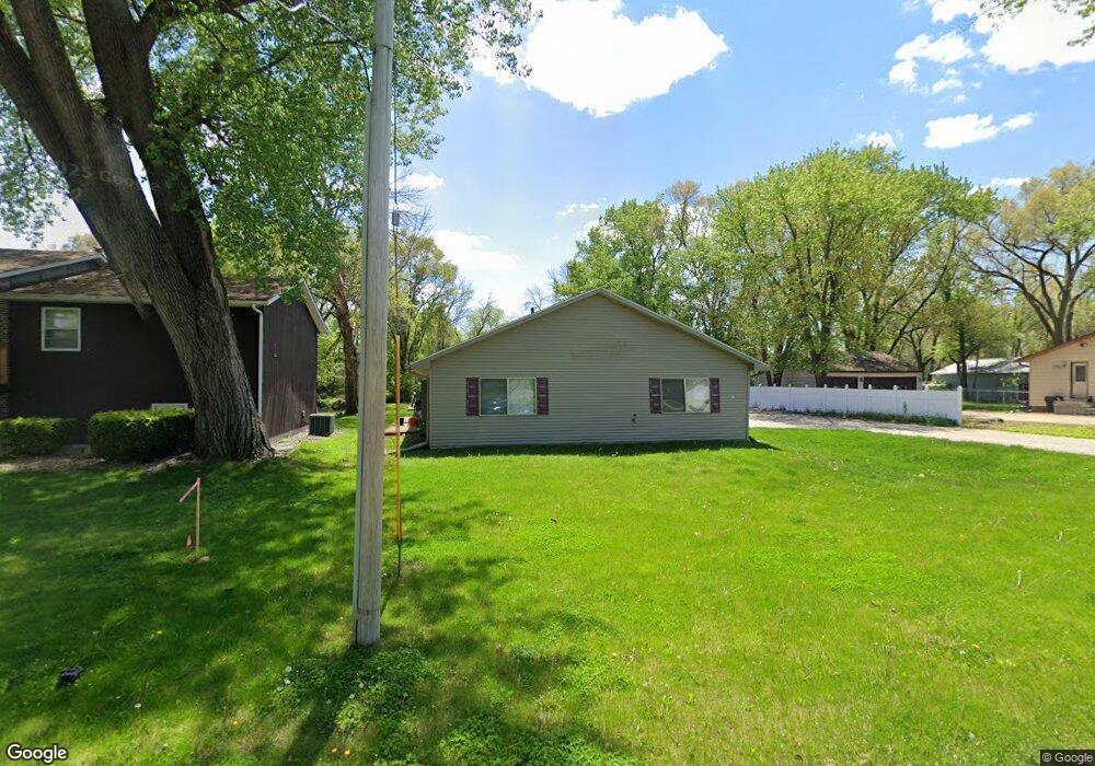1723 Robin Rd, Waterloo, IA 50701 - photo 1
