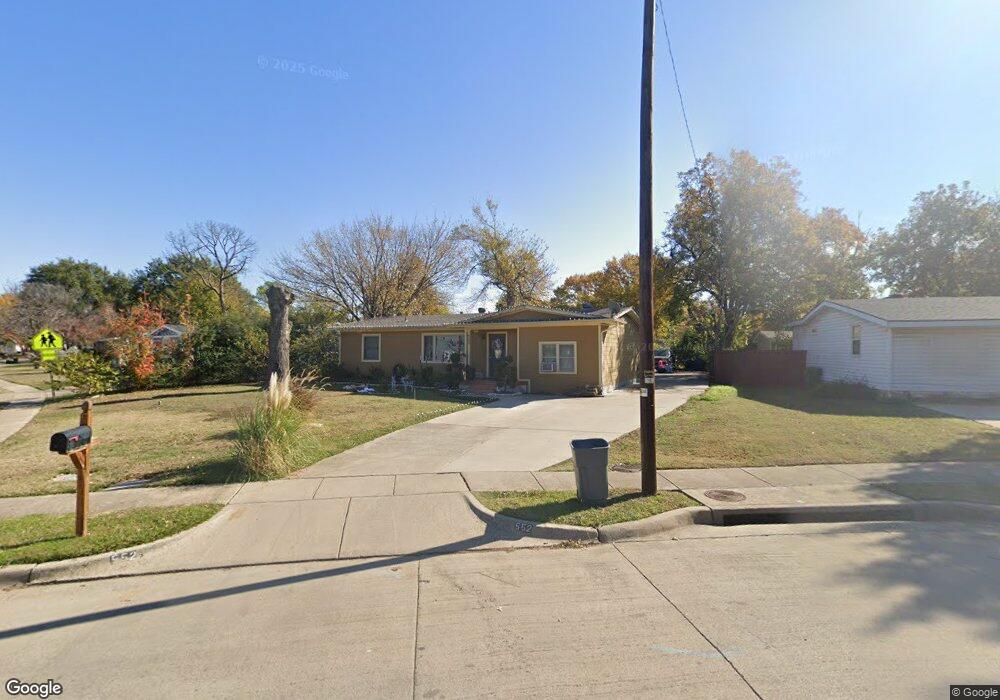 552 Buena Vista Dr, Hurst, TX 76053 - photo 1