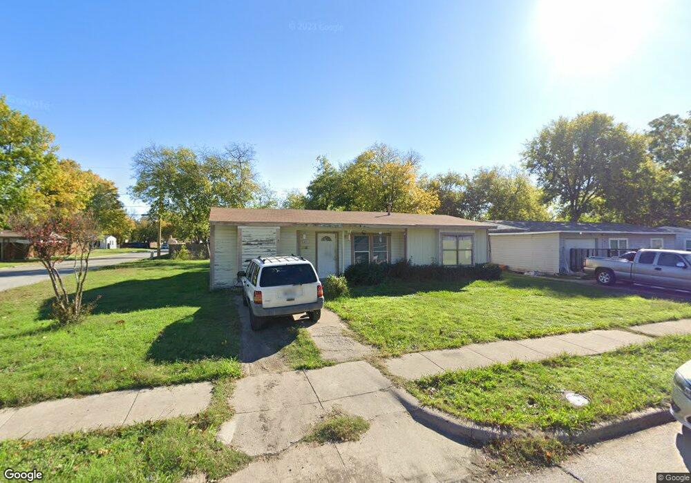 1001 Indian Hills Dr, Grand Prairie, TX 75051 - photo 1