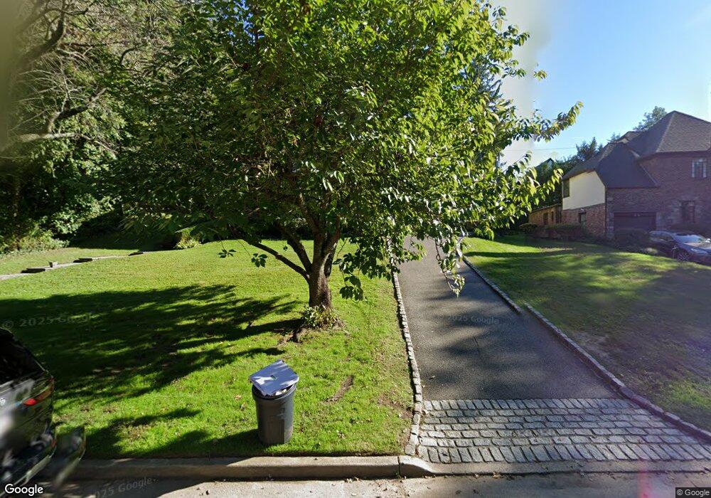 34 Old ox Rd, Manhasset, NY 11030 - photo 1