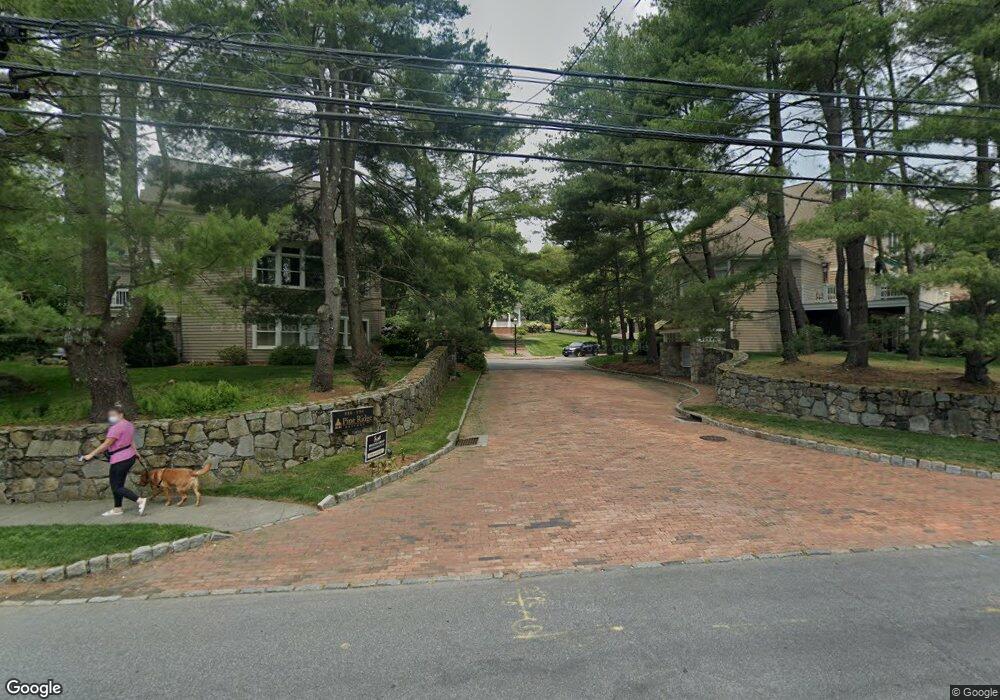 986 S Pine Creek Rd unit 986, Fairfield, CT 06824 - photo 1