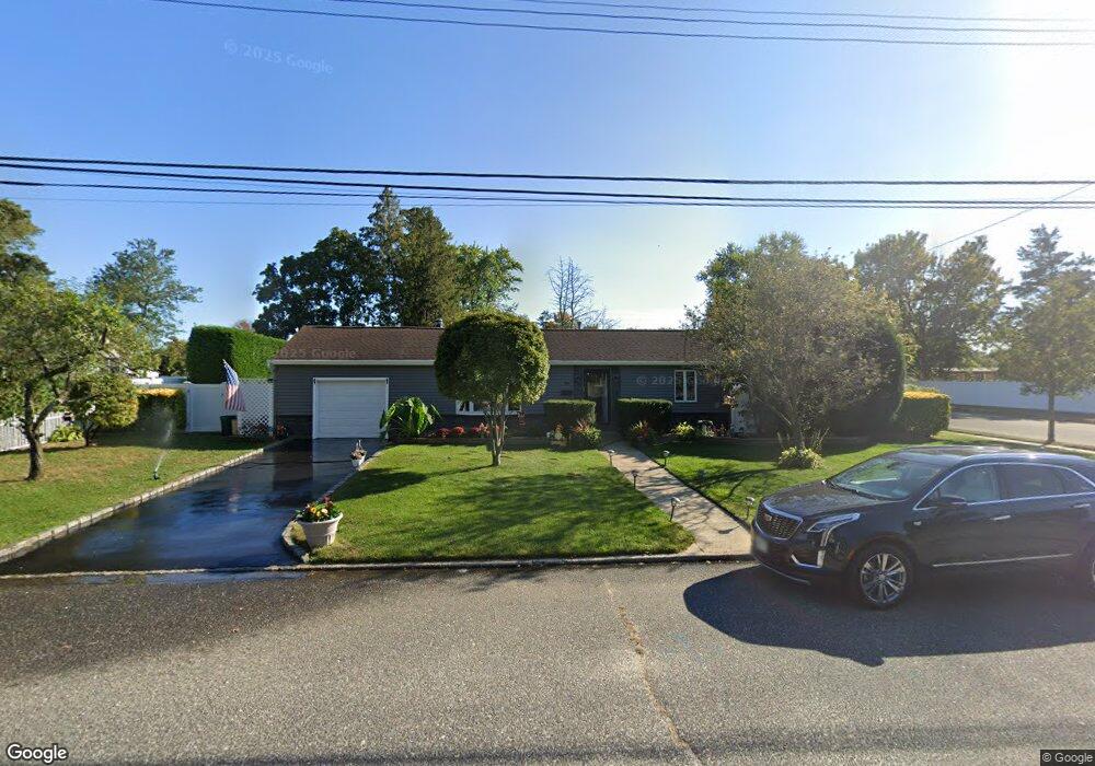 40 Tamarack St, Central Islip, NY 11722 - photo 1