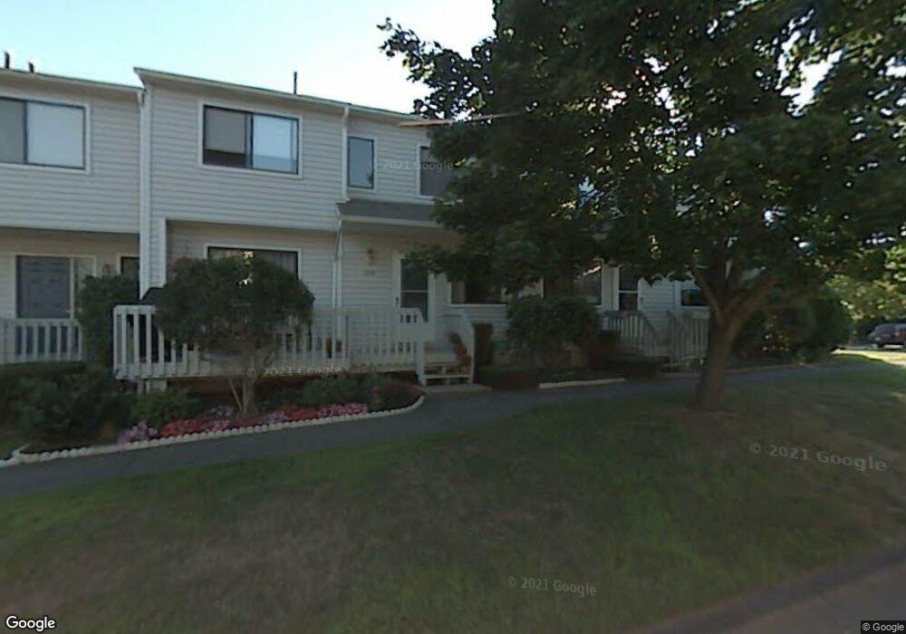 610 Cypress Rd, Newington, CT 06111 - photo 1