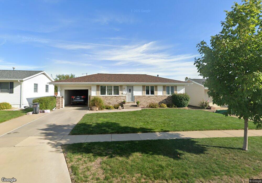 4332 Midway Dr NW, Cedar Rapids, IA 52405 - photo 1