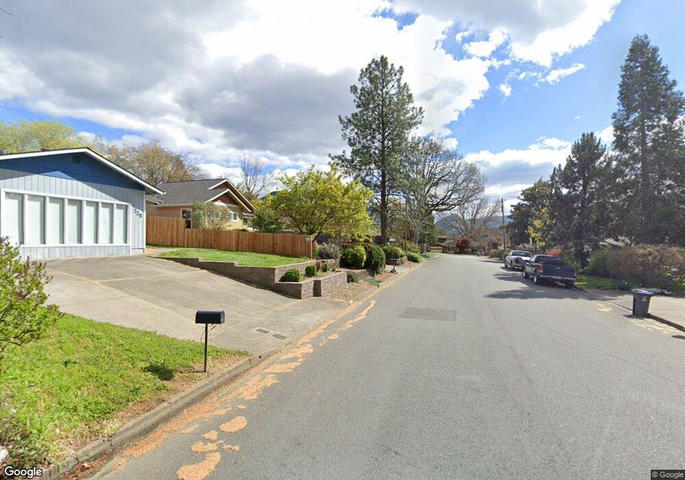 703 NE Piedmont Ave, Grants Pass, OR 97526 - photo 1