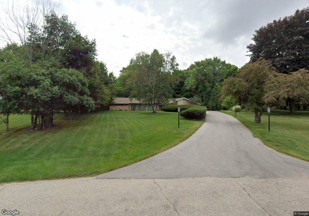 1740 Arrowhead Ct, Elm Grove, WI 53122 - photo 1