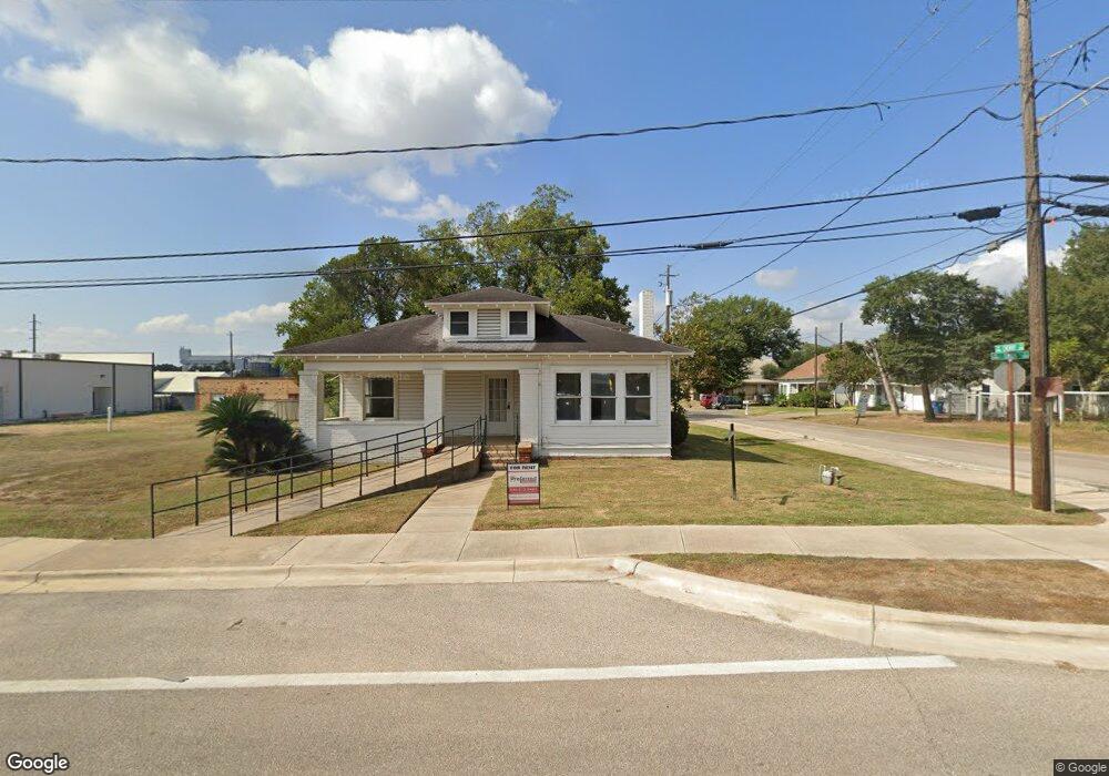 1119 Smith St, Waller, TX 77484 - photo 1