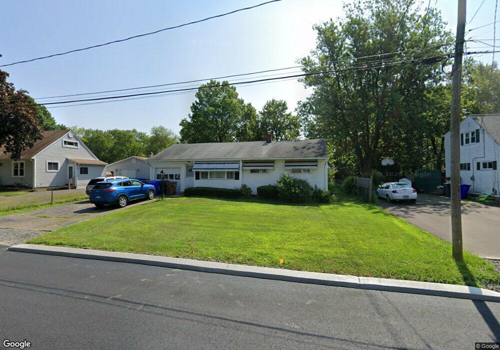 8 Storrs Rd, Enfield, CT 06082 - photo 1