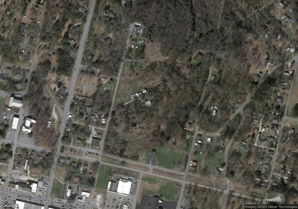 314 Bauknight St, Walhalla, SC 29691 - photo 1