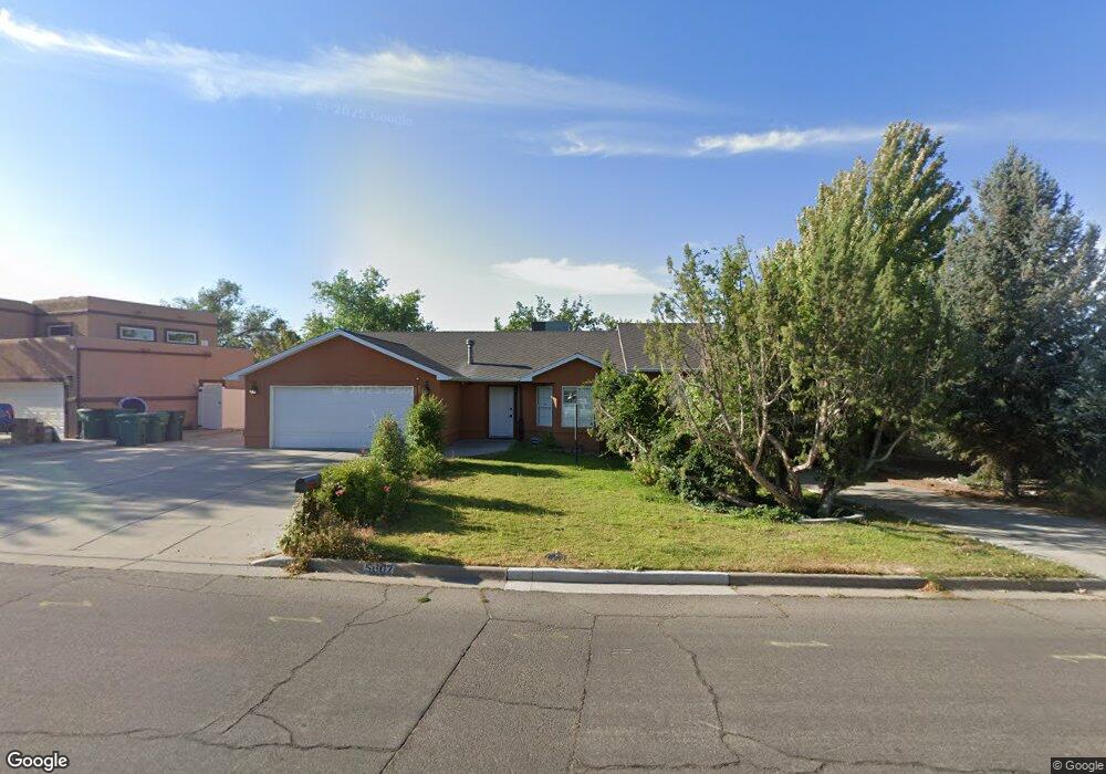 5607 Greenwood Dr, Farmington, NM 87402 - photo 1