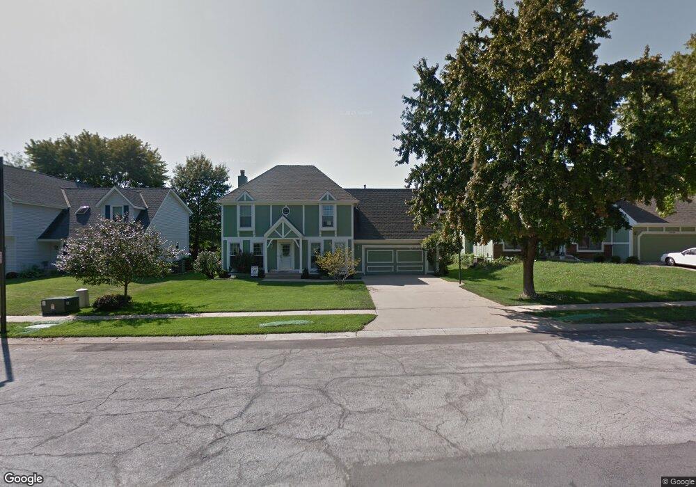 8216 Lichtenauer Dr, Lenexa, KS 66219 - photo 1