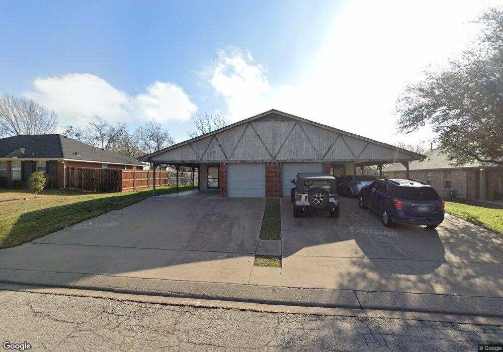 901 Sylvia St, Weatherford, TX 76086 - photo 1