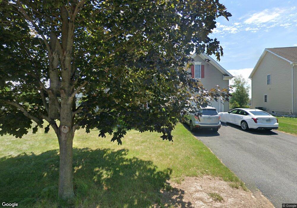 5603 Falcon Dr, Bethlehem, PA 18017 - photo 1