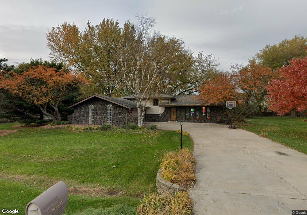 28W758 Grommon Rd, Naperville, IL 60564 - photo 1