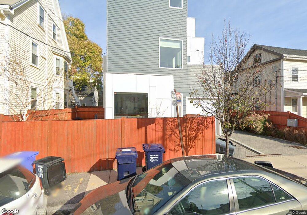 163 Auburn St unit 163, Cambridge, MA 02139 - photo 1
