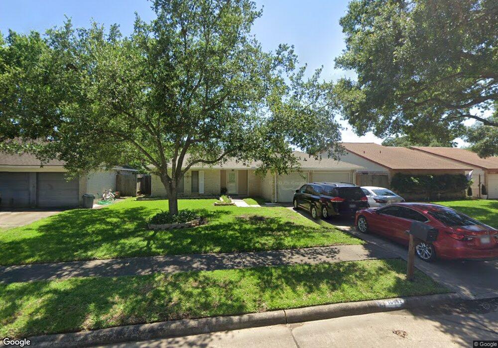 16442 Hibiscus Ln, Friendswood, TX 77546 - photo 1