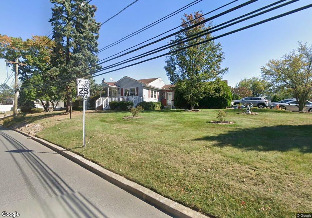 205 Chain o Hills Rd, Iselin, NJ 08830 - photo 1