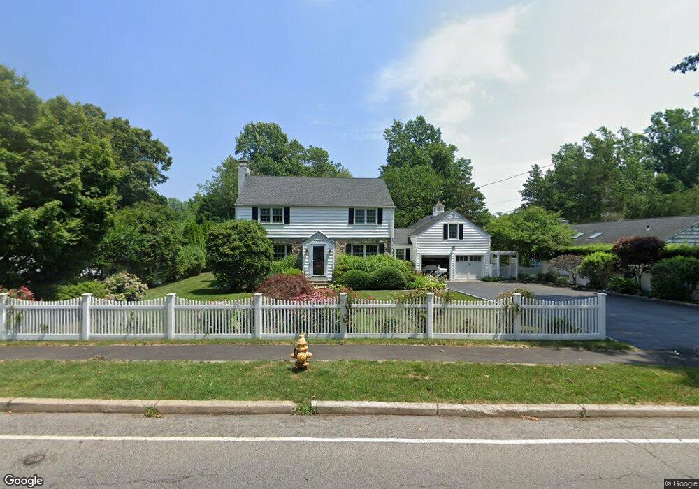 237 Pepper Ridge Rd, Stamford, CT 06905 - photo 1