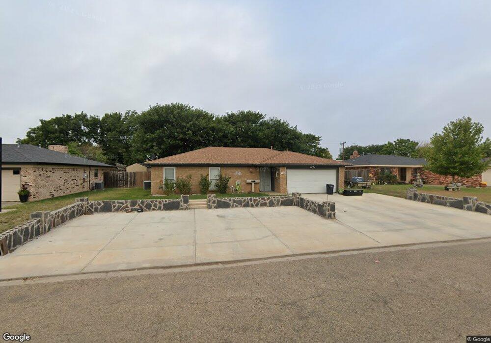 611 Bailey Ave, Dumas, TX 79029 - photo 1